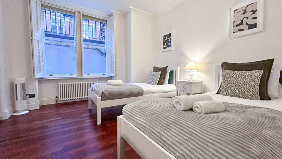 Bed, Photo of the whole room, Bedroom, flat iron, hair dryier, heating, internet, storage, towels, wardrobe