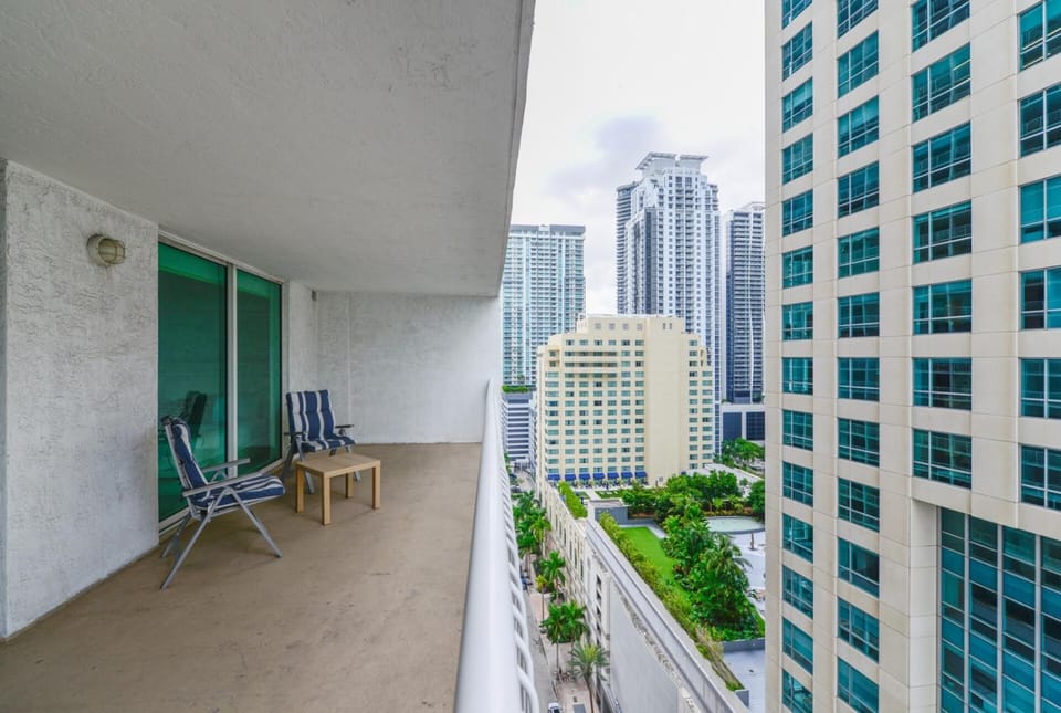Luxury Bayview Condo | Pool, Gym & Skyline Views Apartment in Brickell
