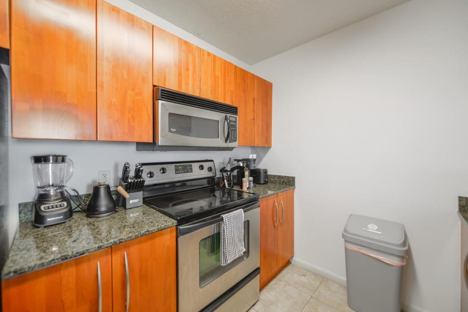 Luxury 2BD Condo | Sauna, Pool & Resort Access Apartment in Brickell