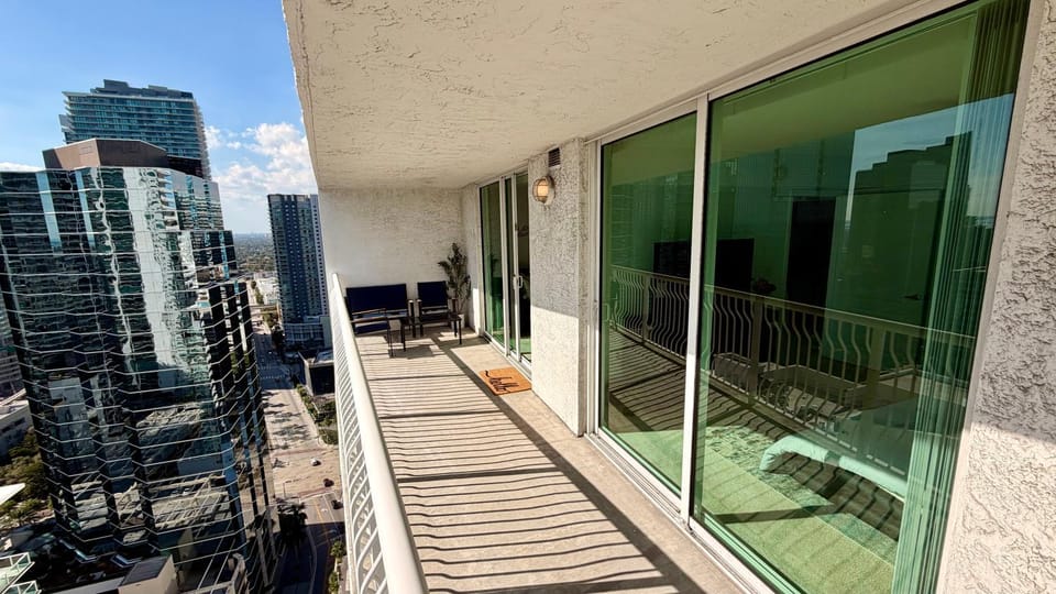 Skyline Dreams | Elegant Condo with Bay Views Apartment in Brickell