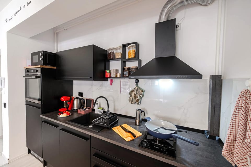 Kitchen or kitchenette, kitchen, kitchen