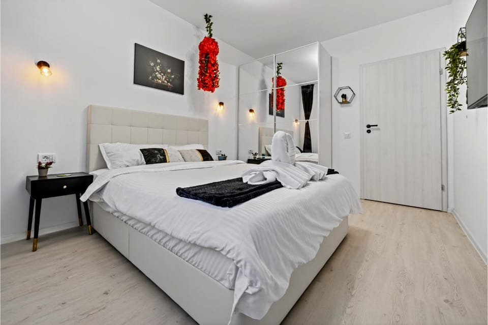 Bed, Photo of the whole room, Bedroom, towels, wardrobe