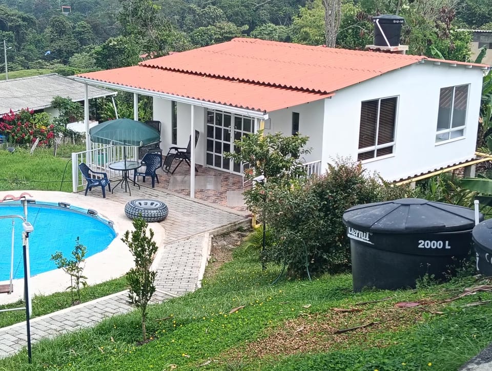 Casa campestre con piscina privada cerca de Villeta House in Cundinamarca, Colombia