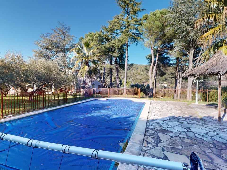 Villa familiale 7 pièces avec coin piscine privé - FR-1-785-29 Villa in Occitanie