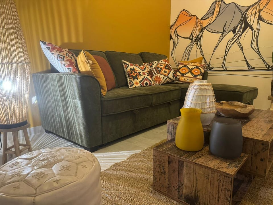 Communal lounge/ TV room, Living room, Seating area