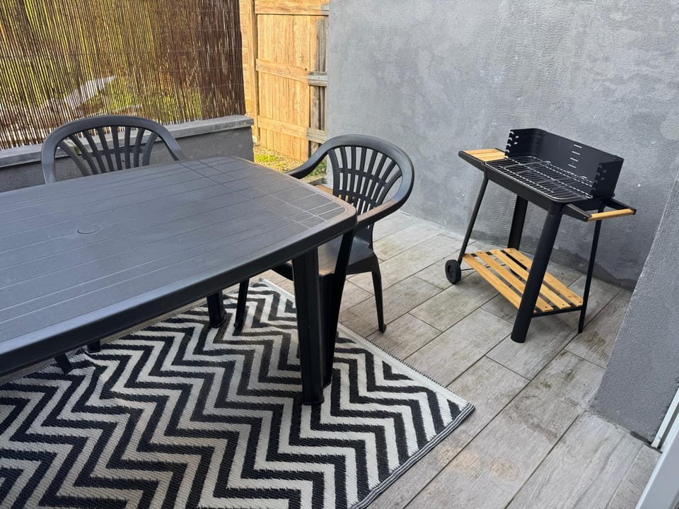 Patio, Dining area