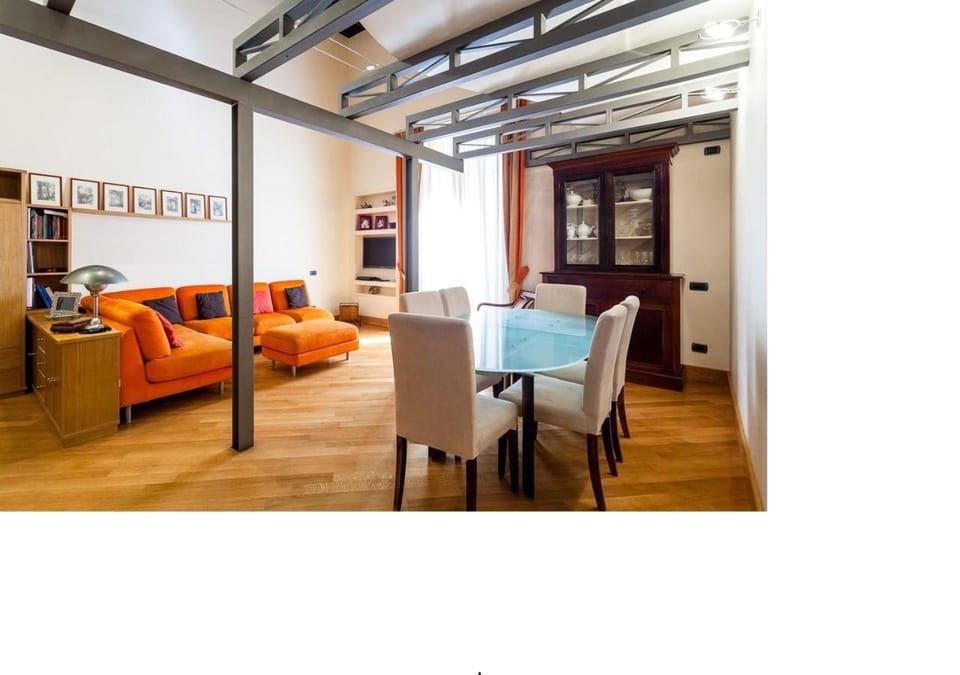 Communal lounge/ TV room, Balcony/Terrace, Lounge or bar