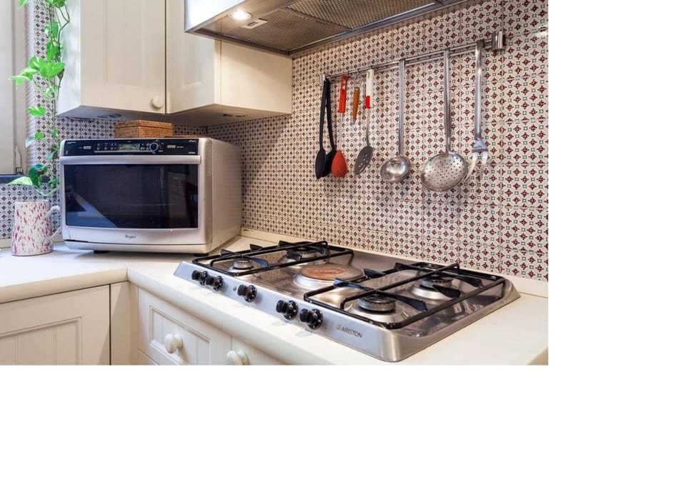 Coffee/tea facilities, Kitchen or kitchenette