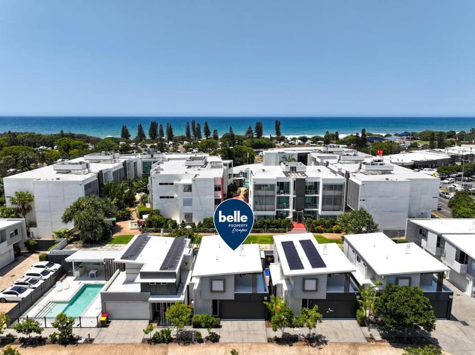 Property building, Bird's eye view, Location