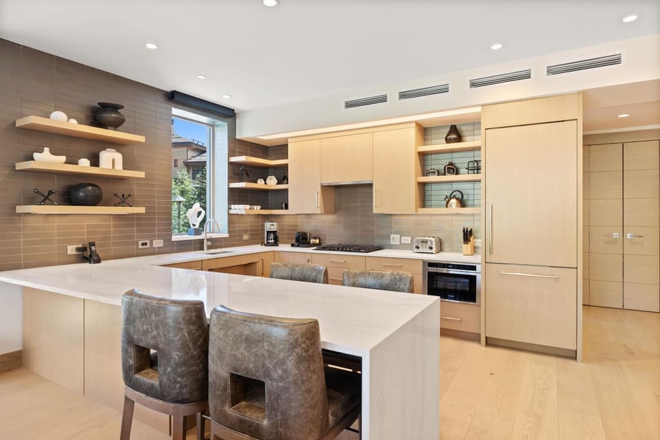 Kitchen or kitchenette, oven, stove