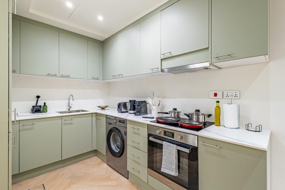 Designer's Selection - Luxury in the Heart of DIFC Apartment in Dubai