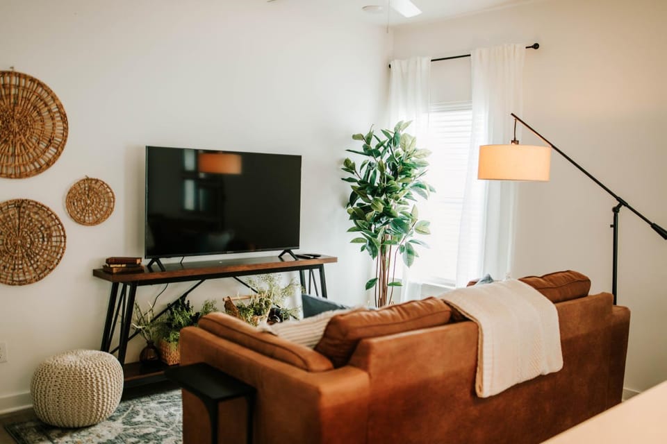 Mid-Term Discounts - Near Downtown, UGA, Hospital House in Athens