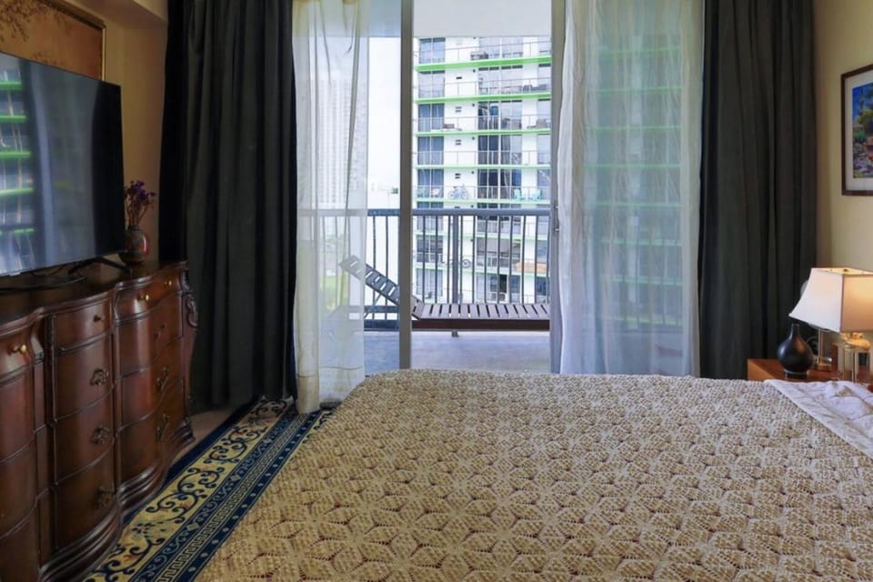 Suarez Art Stay Eastern Shores Great View, Gym, Parking Apartment in Miami Shores