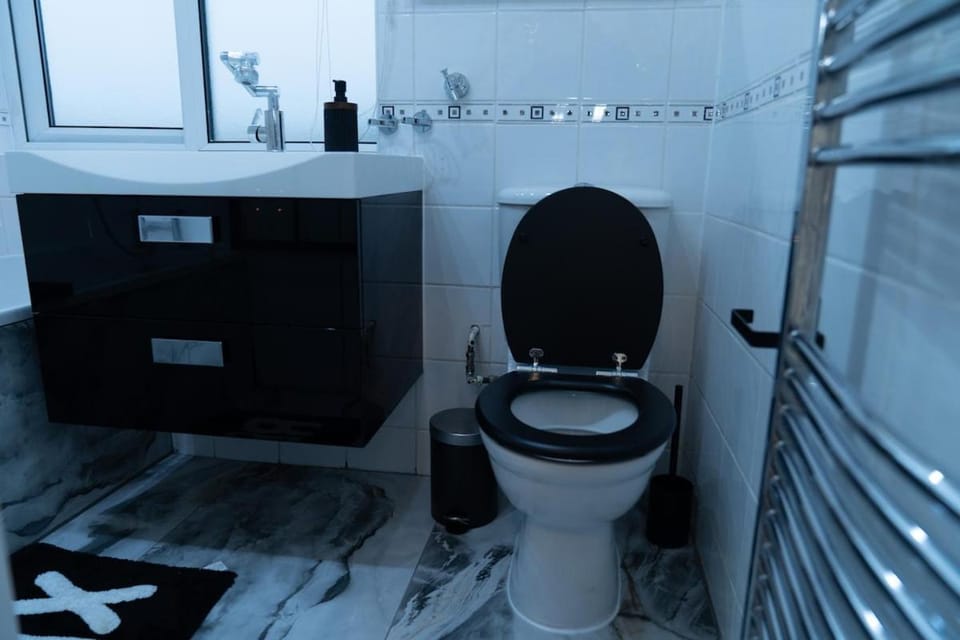 Toilet, Bathroom
