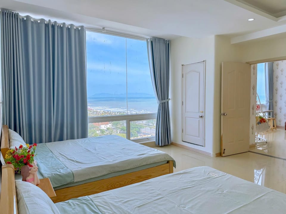 Photo of the whole room, Bedroom, Sea view, towels, wardrobe