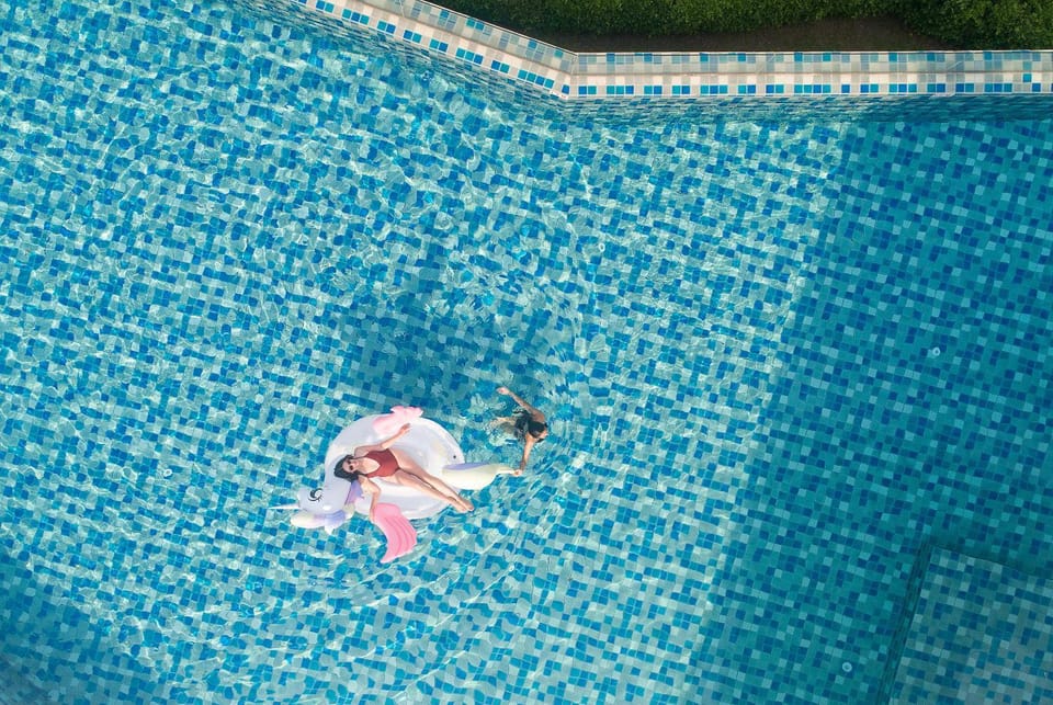Pool view, Swimming pool