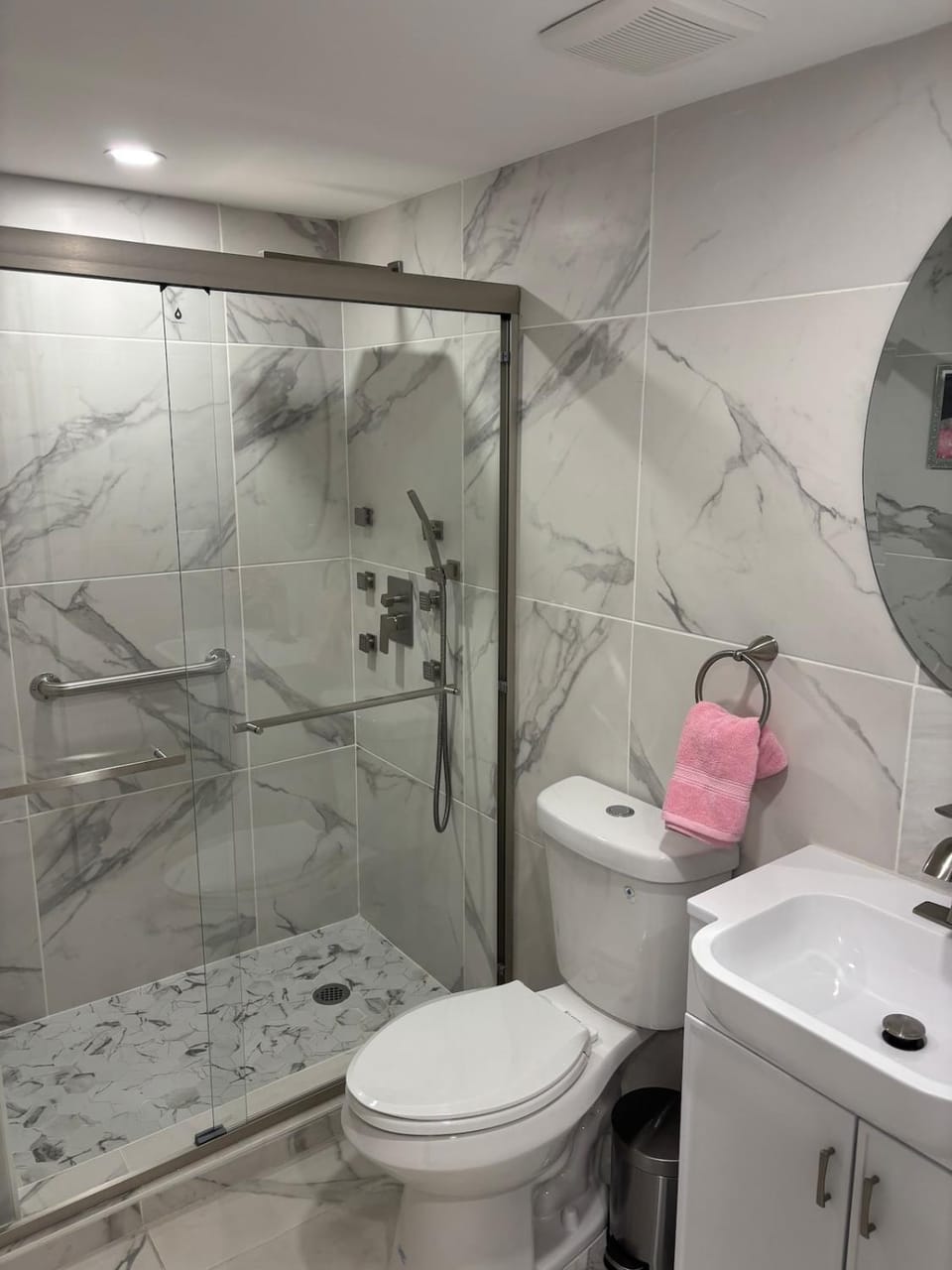Modern Miami Gardens Stay Near Hard Rock Stadium House in Miami Gardens