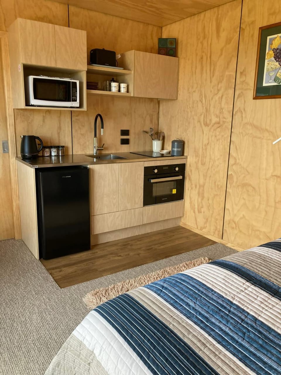 Kitchen or kitchenette