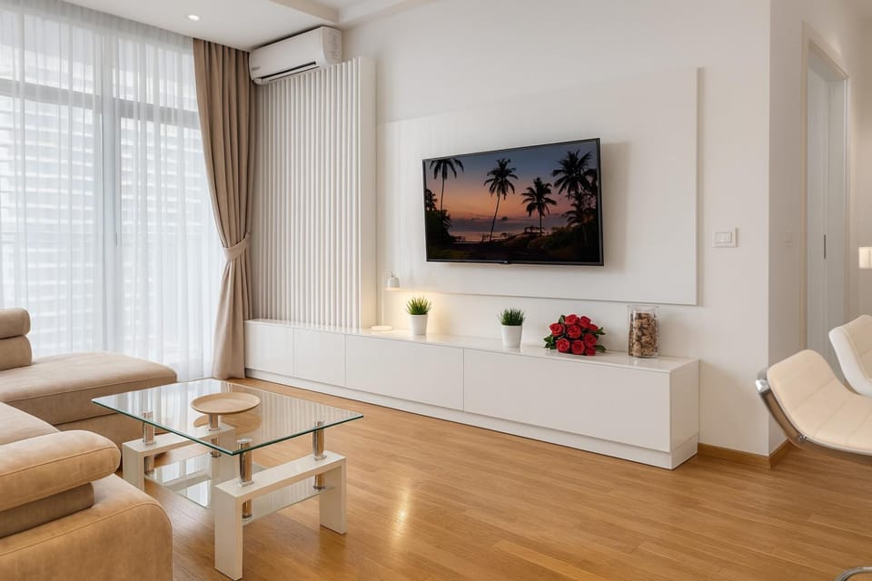 Communal lounge/ TV room, TV and multimedia, Living room, Seating area, Evening entertainment