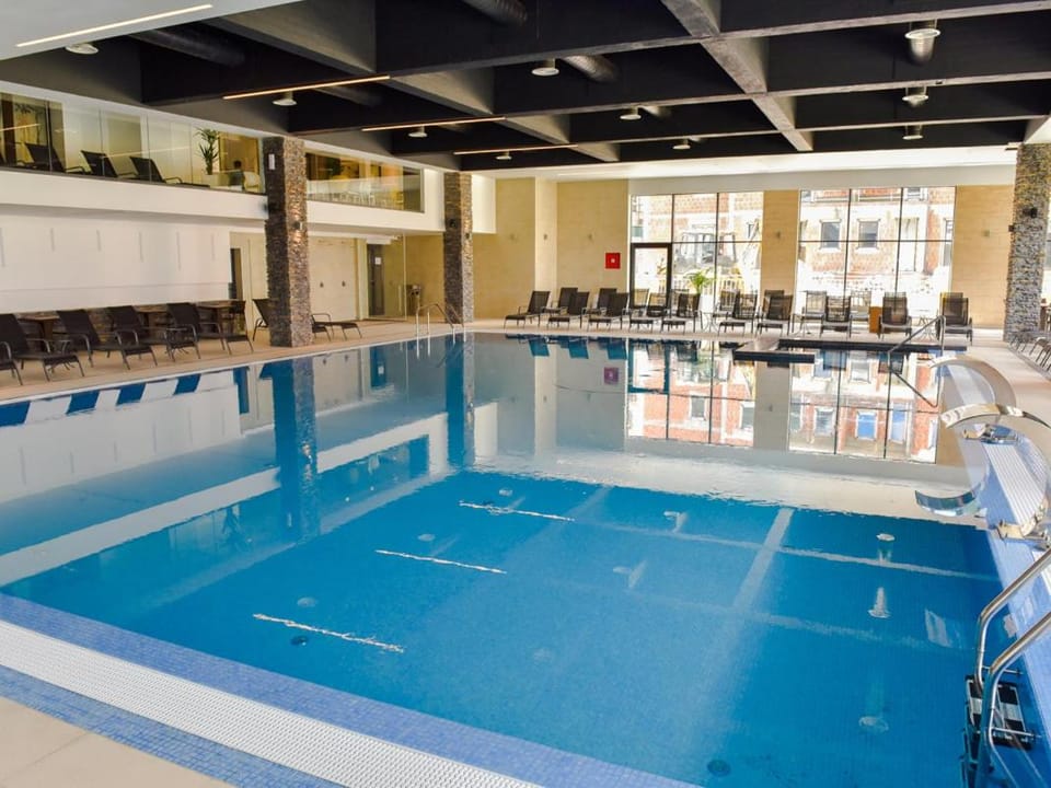 Swimming pool, Swimming pool