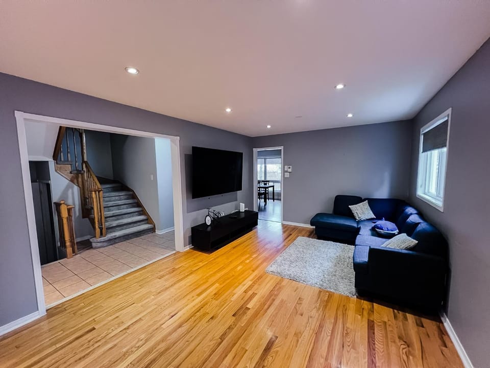 Family Comfort Retreat House in Halton Hills