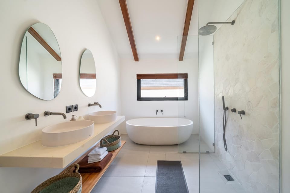 Shower, Toilet, Bathroom, Bath, towels