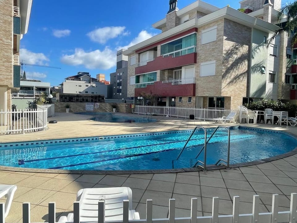 Conforto e ótima localização Apartment in Florianopolis