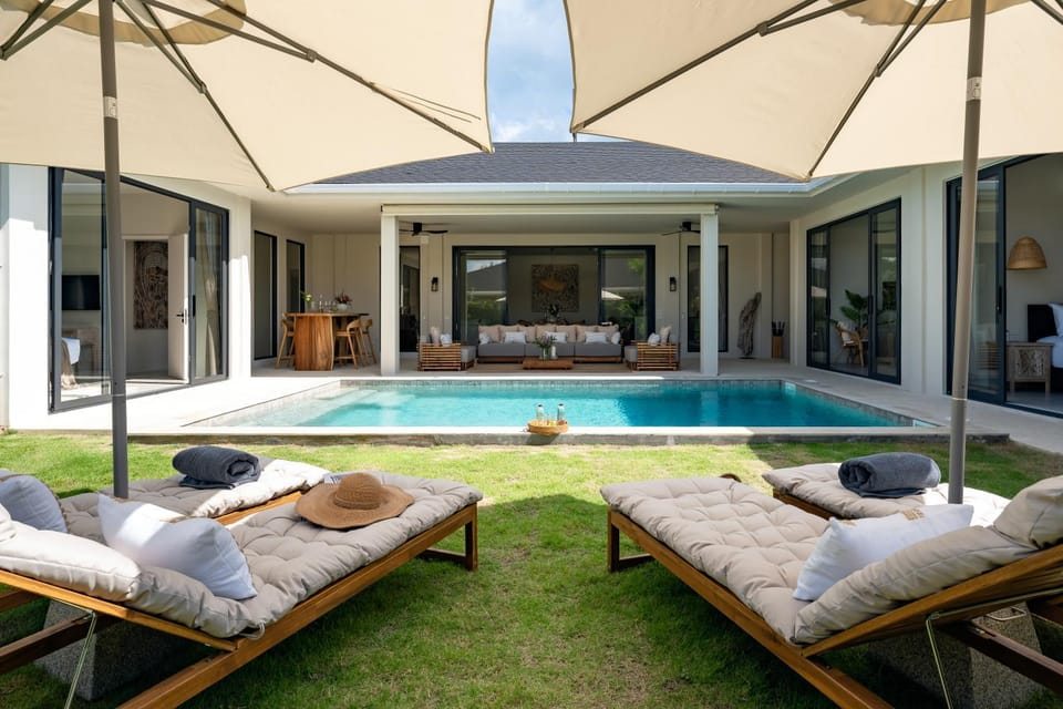 Property building, Garden, Garden view, Swimming pool