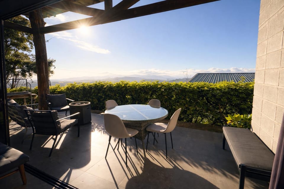 Balcony/Terrace, Dining area, Mountain view