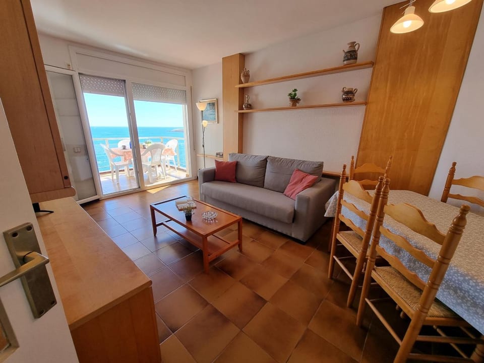 Apartamento acogedor con terraza y piscina en L'Escala - HISP-236-120 Apartment in L'Escala