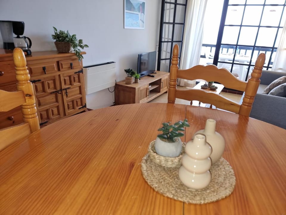 Apartamento acogedor con terraza y piscina a 50m de la playa - HISP-236-123 Apartment in L'Escala