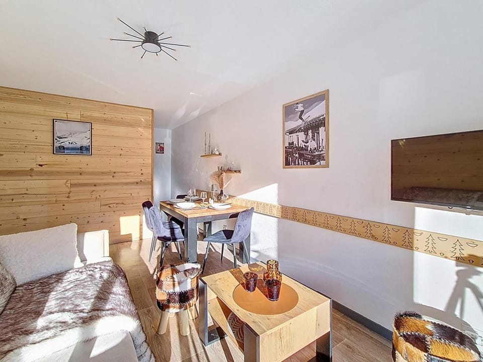 Appartement lumineux avec balcon, proche des pistes - 4 personnes - FR-1-832-6 Apartment in Les Allues
