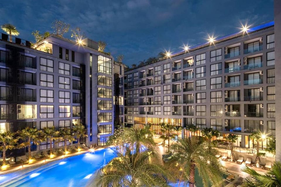 Property building, Pool view, Swimming pool, sunbed