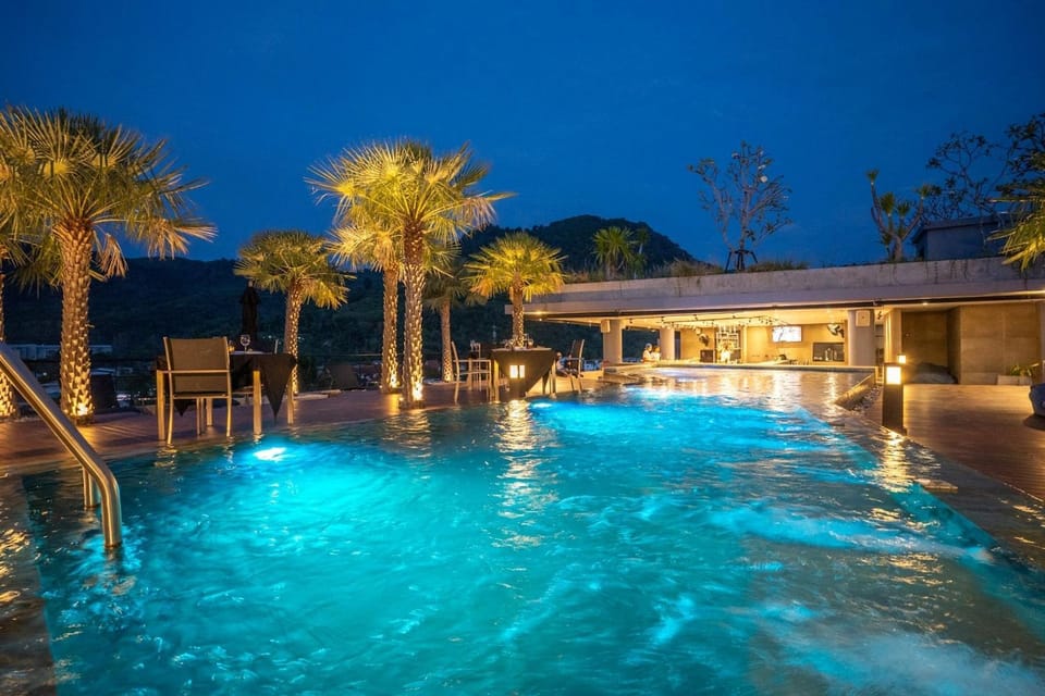 Night, Natural landscape, Lounge or bar, Swimming pool, Swimming pool, sunbed