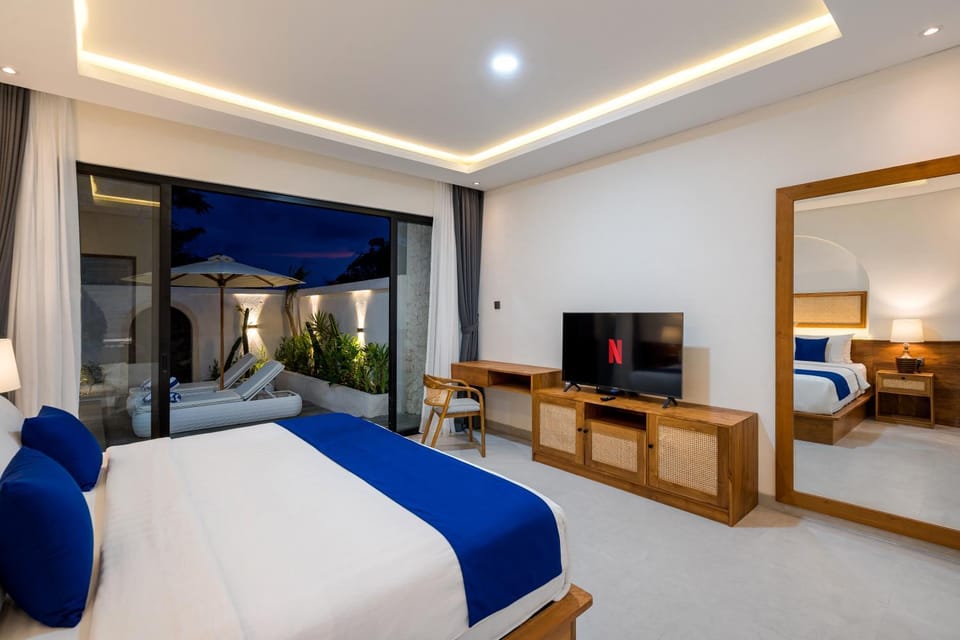 Communal lounge/ TV room, Bed, TV and multimedia, Photo of the whole room, Seating area, Bedroom