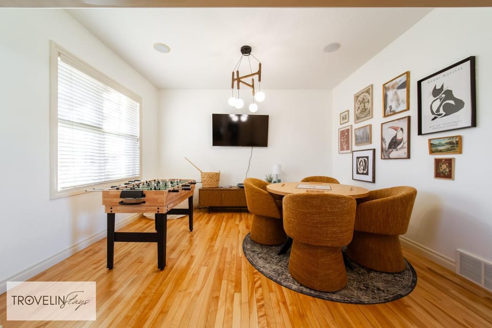 Communal lounge/ TV room, Game Room, TV and multimedia, Evening entertainment