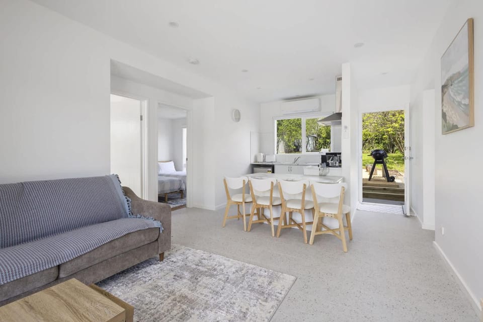 Peaceful 2-Bed Apartment in Coastal McCrae Apartment in Rosebud
