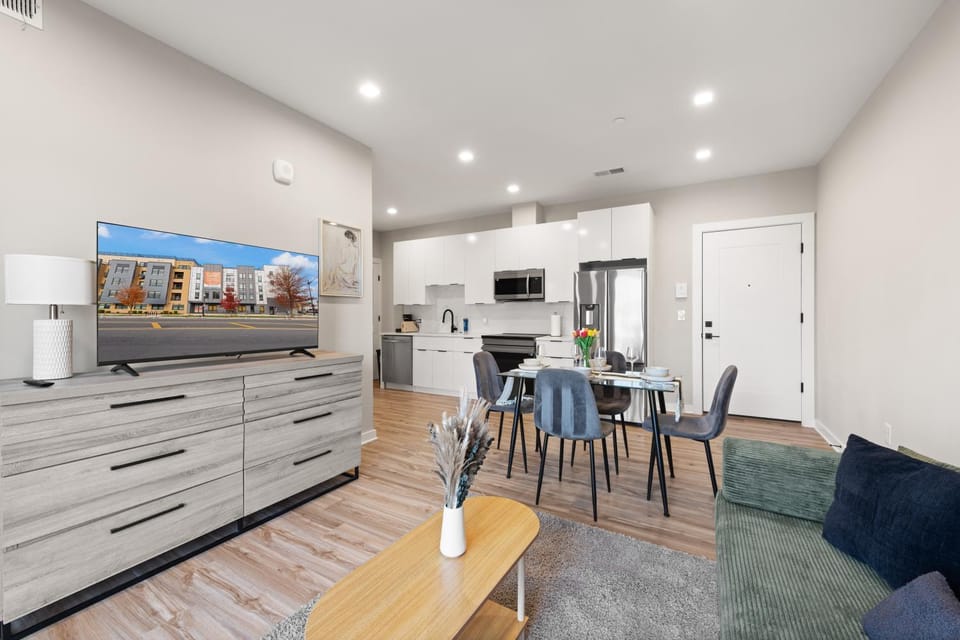TV and multimedia, Living room, Dining area