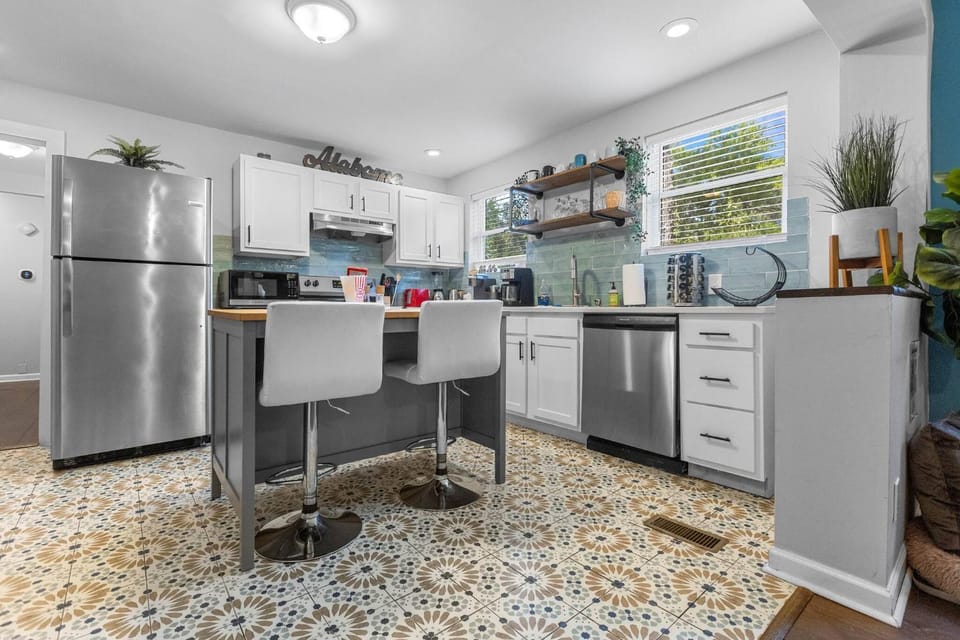 Kitchen or kitchenette, kitchen