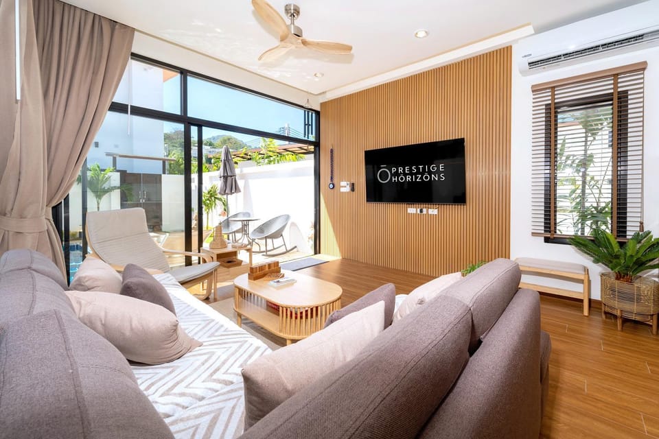 TV and multimedia, Living room, Seating area, Evening entertainment, air conditioner