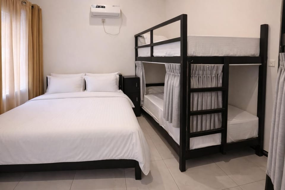 Bed, Photo of the whole room, Bedroom, air conditioner