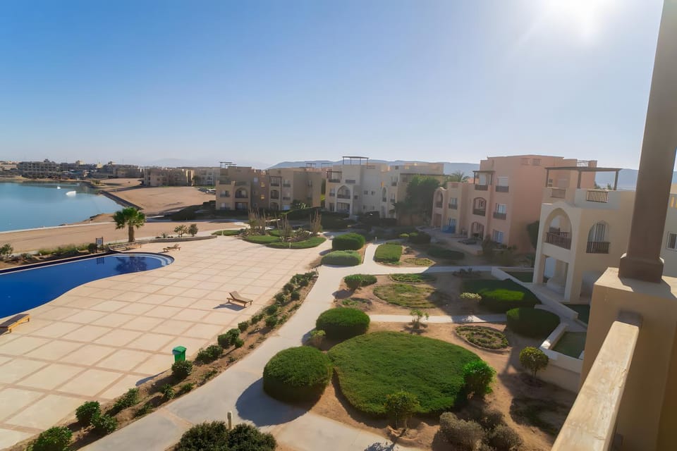 Day, Natural landscape, Pool view, Sea view, Swimming pool, sunbed