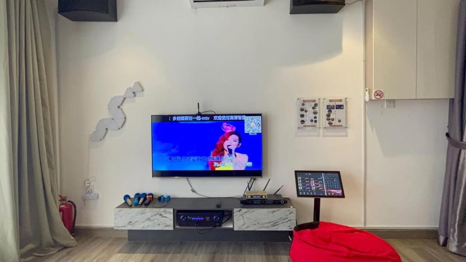 Senai -- Spacious & Mahjong & Billiards & KTV #4BR5B #30-35 pax by Cowidea House in Johor Bahru