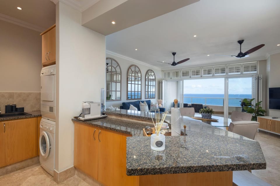 Kitchen or kitchenette, Sea view