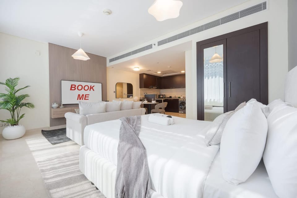 Free housekeeping visits during your stay - StayShort - DIFC sleeps 4 in a Convenient Location Apartment in Dubai