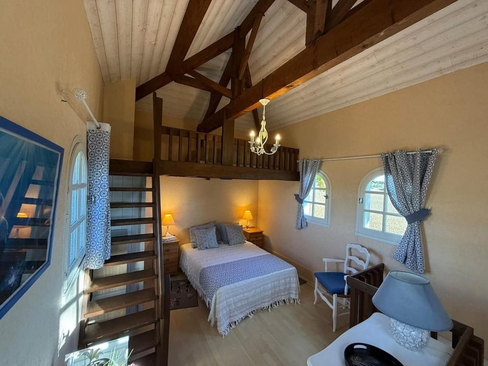 Charming little house in Condom House in Occitanie