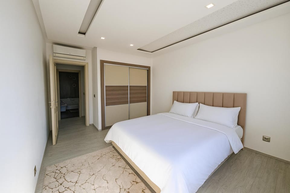 Bed, Photo of the whole room, Bedroom, wardrobe