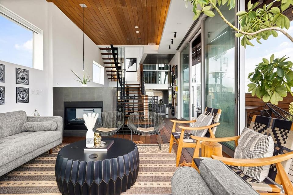 Patio, View (from property/room), Balcony/Terrace, Living room, Seating area