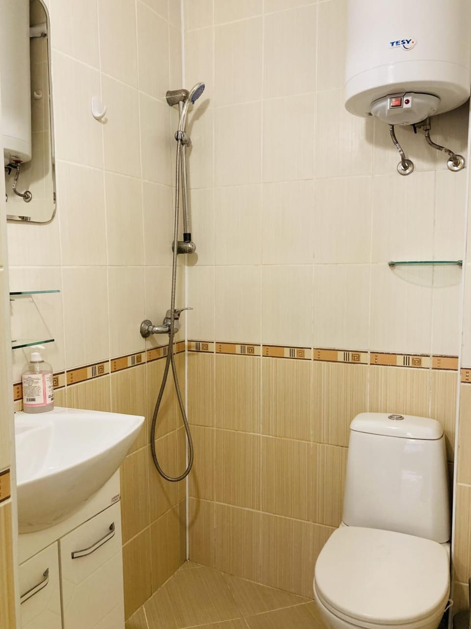 Shower, Toilet, Bathroom, towels