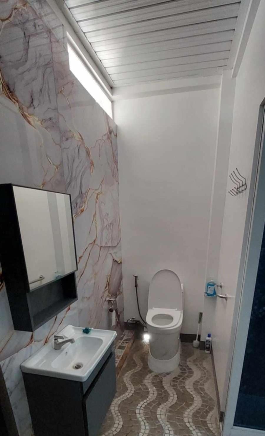 JL Valley Suites Hotel in Isabela, Philippines